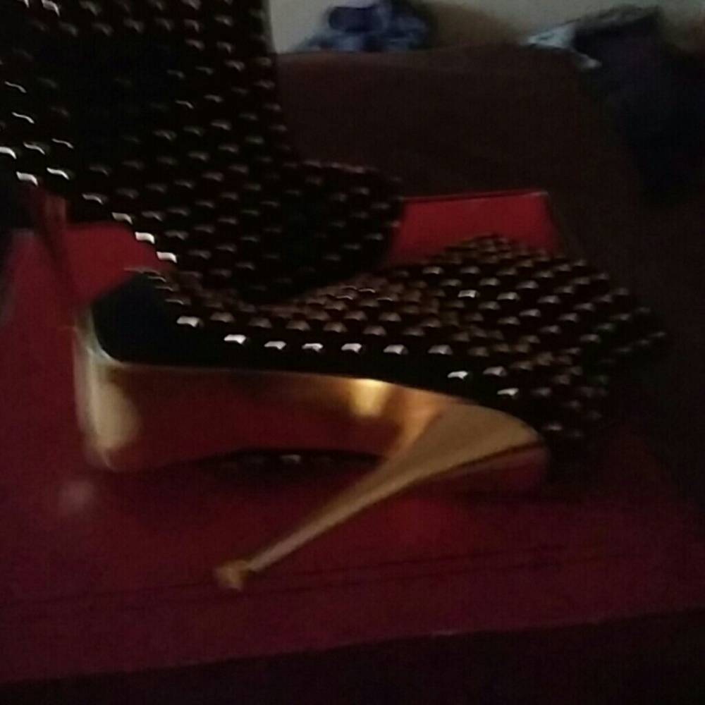 Boots - Picture 3 of 4